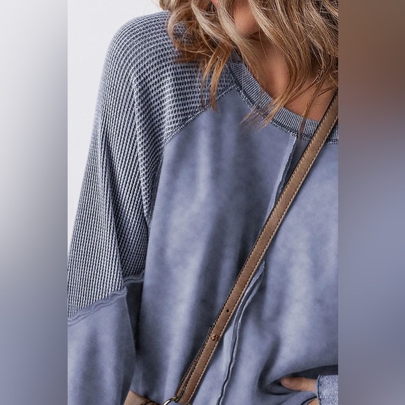 Exposed Seam Long Sleeve Sweatshirt - Picture 13 of 14